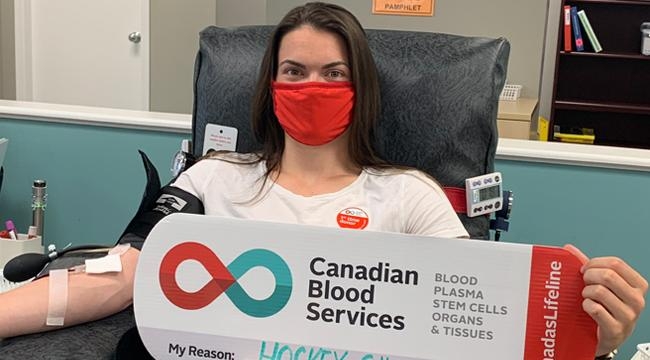 Blayre Turnbull of Canada’s national women’s hockey team donated blood in June. 